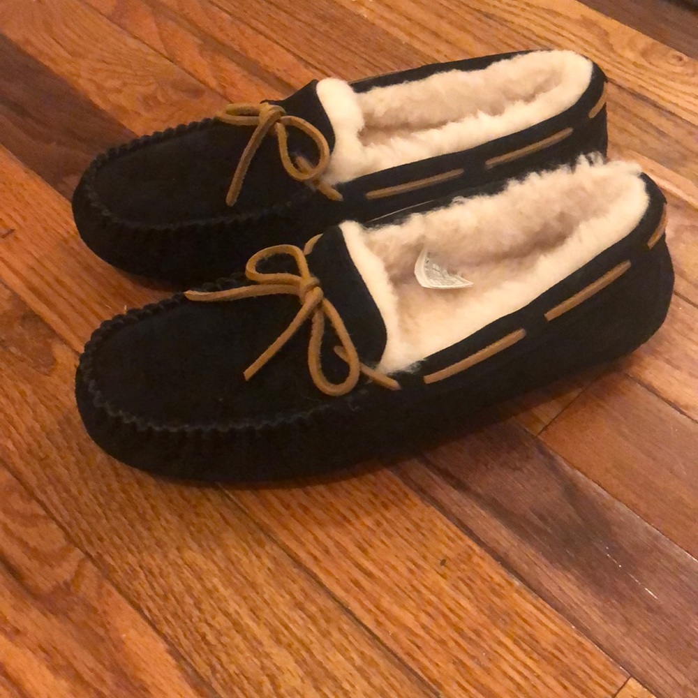 UGG Dakota water resistant slippers, black
